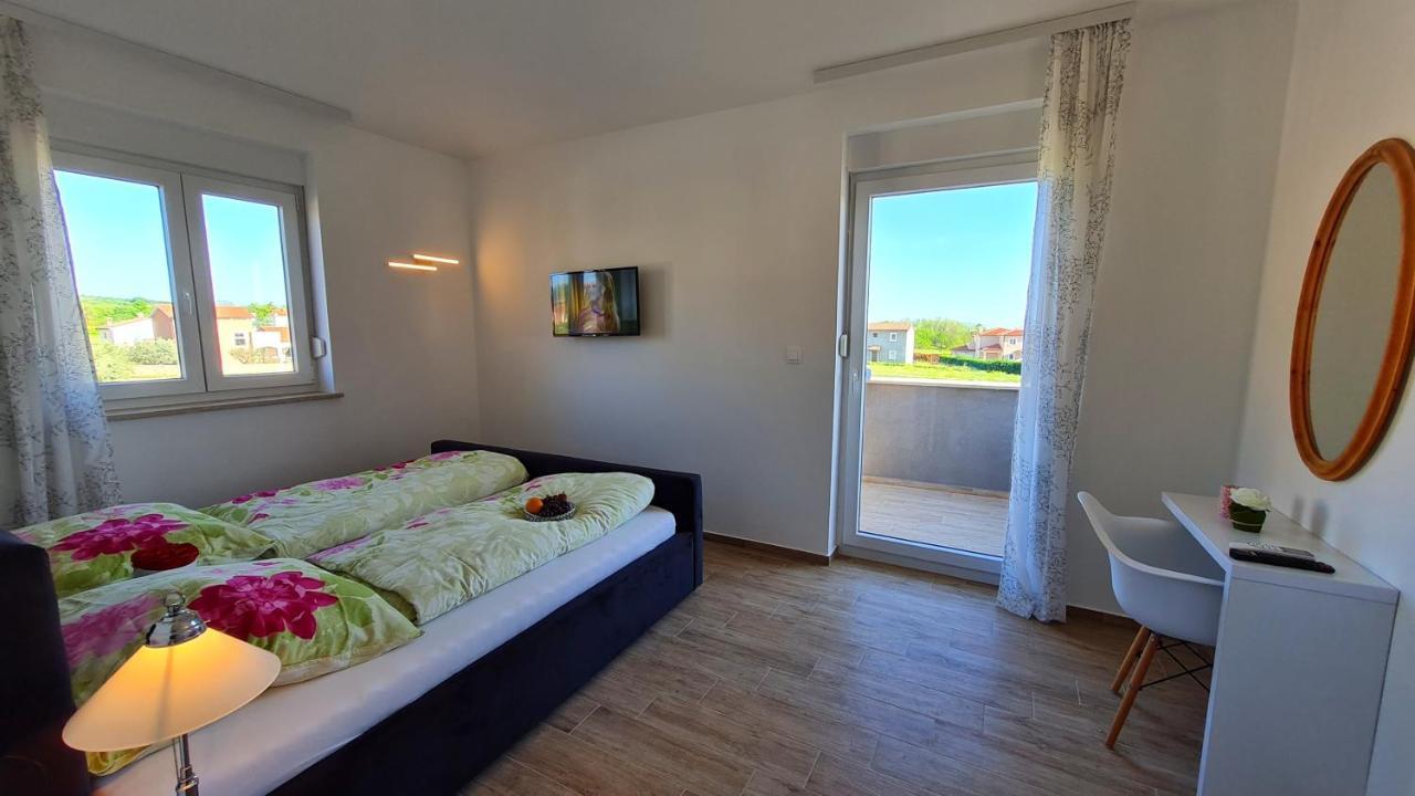 Villa Robert Kaštelir Εξωτερικό φωτογραφία
