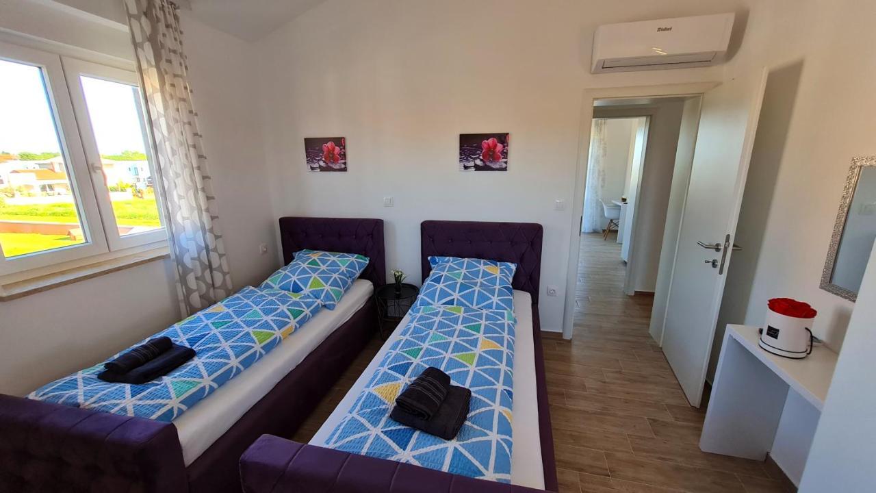 Villa Robert Kaštelir Εξωτερικό φωτογραφία