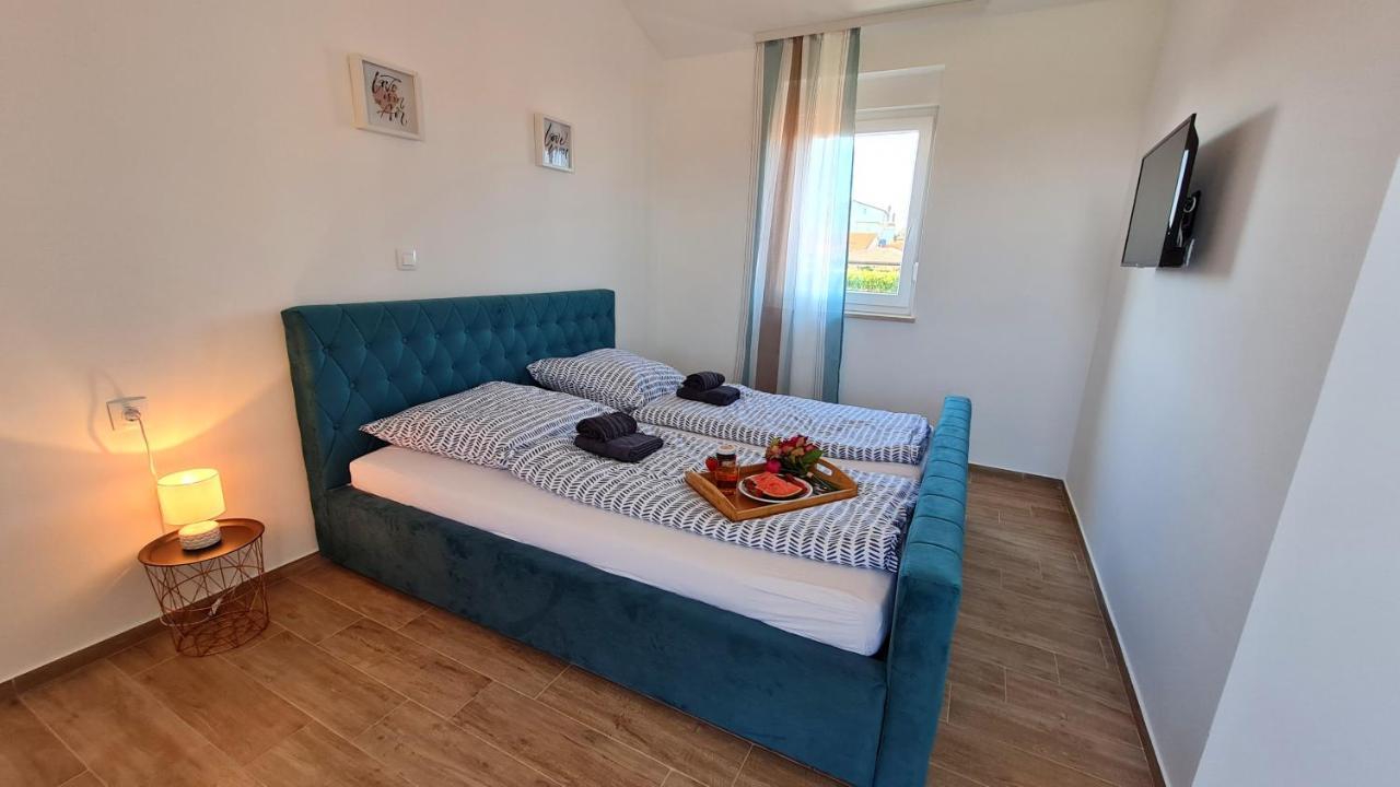 Villa Robert Kaštelir Εξωτερικό φωτογραφία