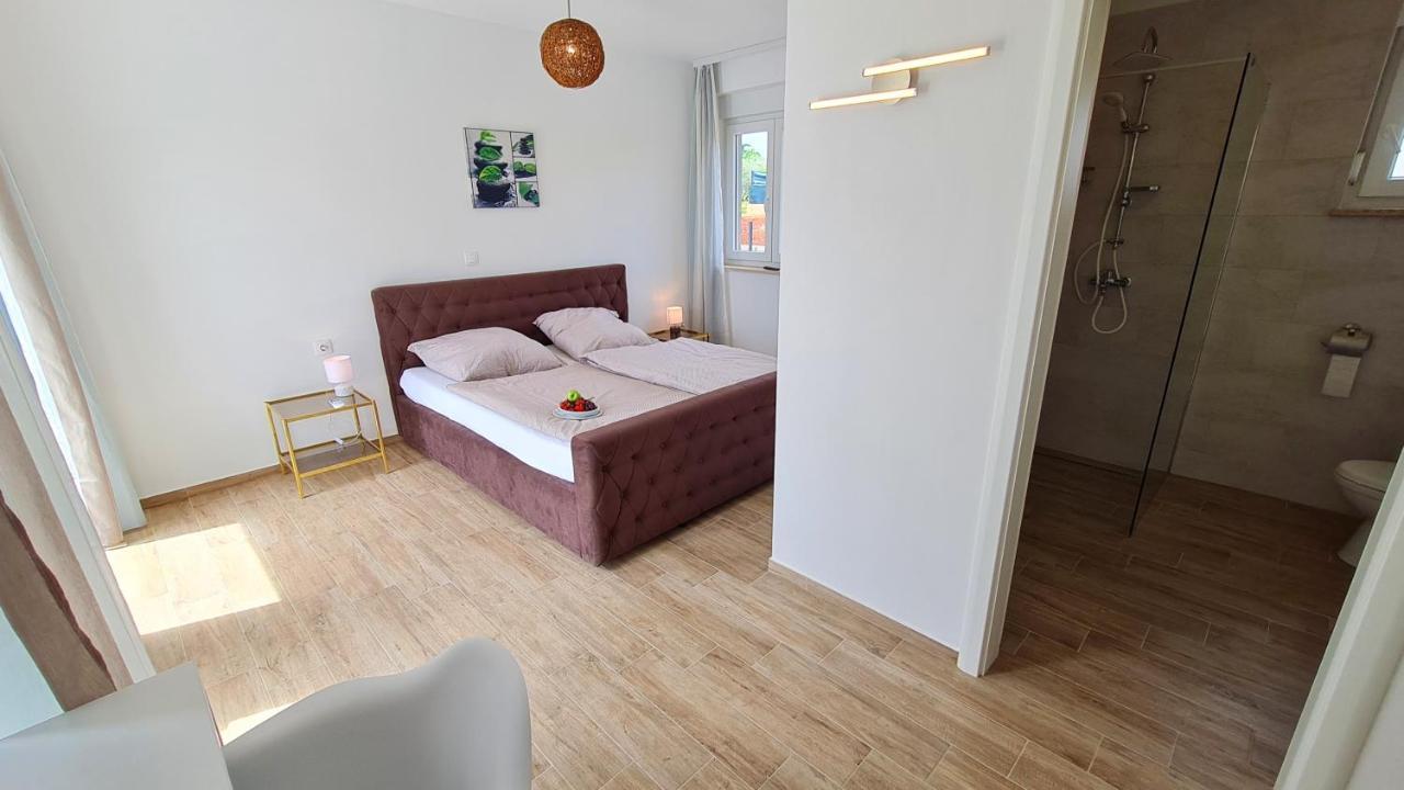 Villa Robert Kaštelir Εξωτερικό φωτογραφία