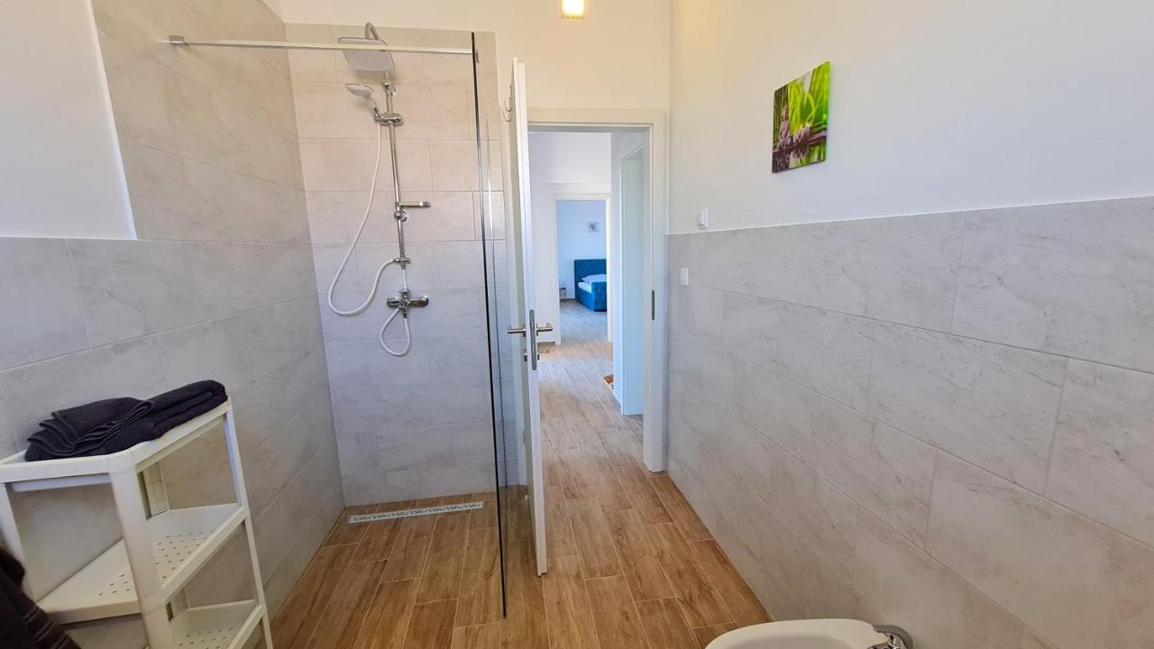 Villa Robert Kaštelir Εξωτερικό φωτογραφία