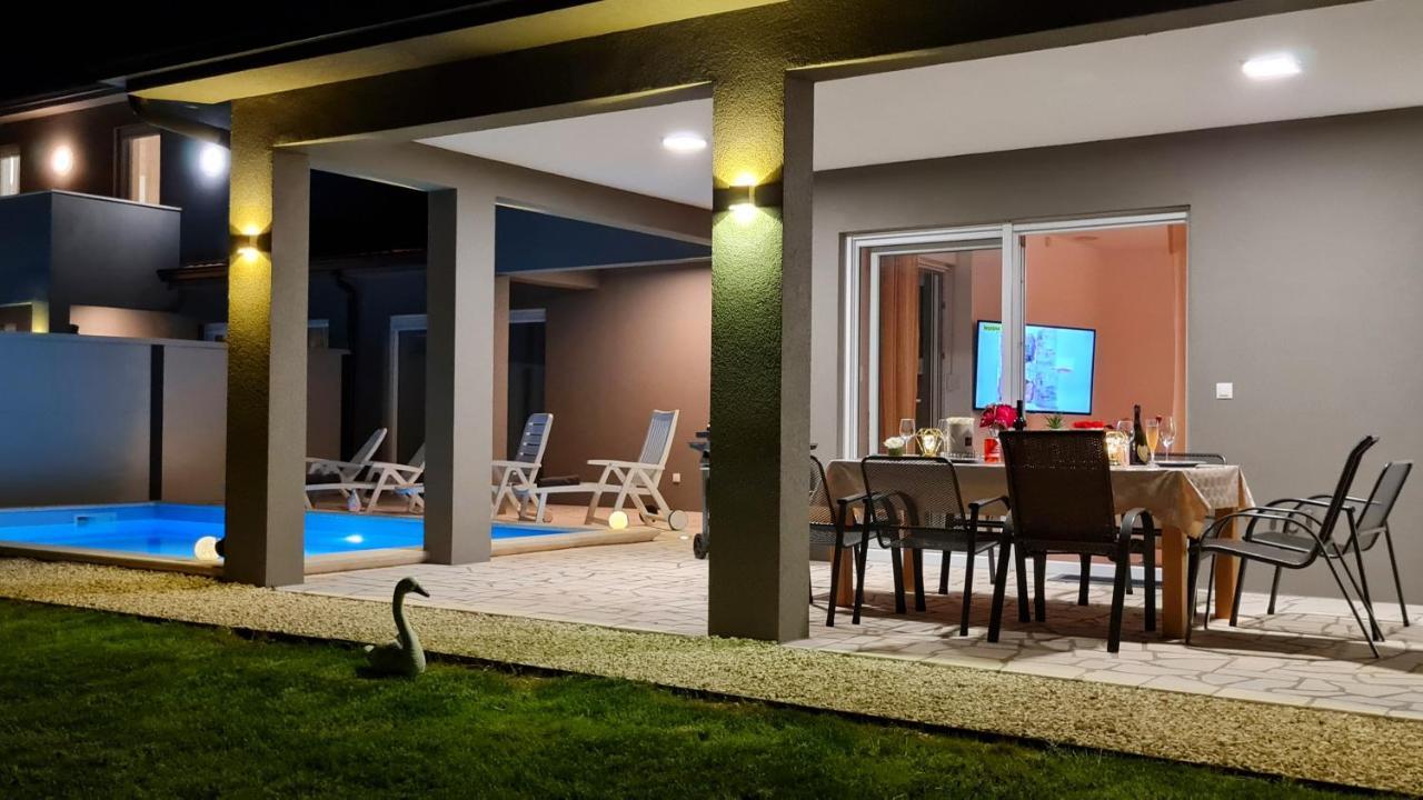 Villa Robert Kaštelir Εξωτερικό φωτογραφία
