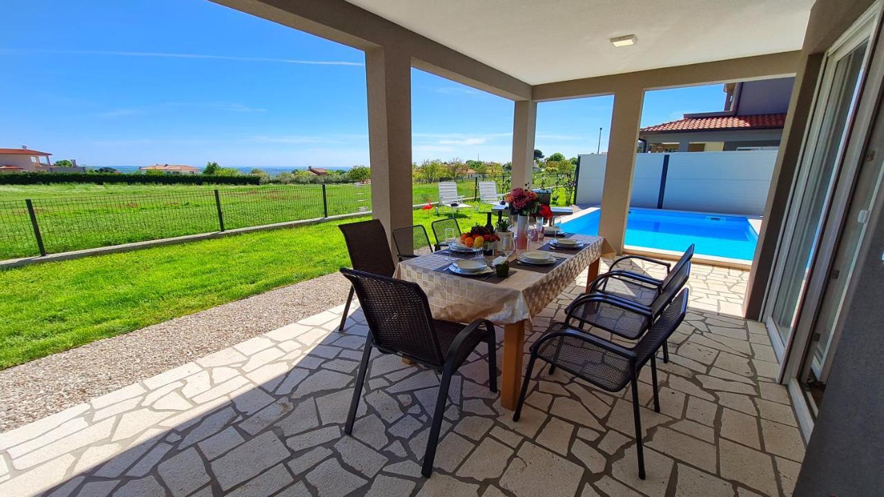 Villa Robert Kaštelir Εξωτερικό φωτογραφία