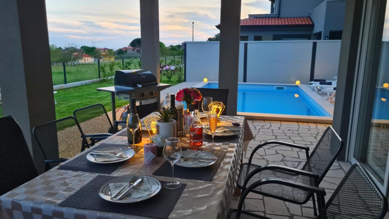 Villa Robert Kaštelir Εξωτερικό φωτογραφία