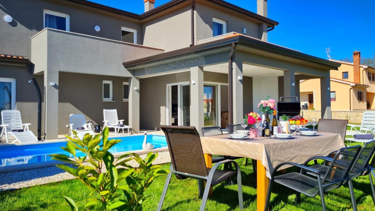 Villa Robert Kaštelir Εξωτερικό φωτογραφία