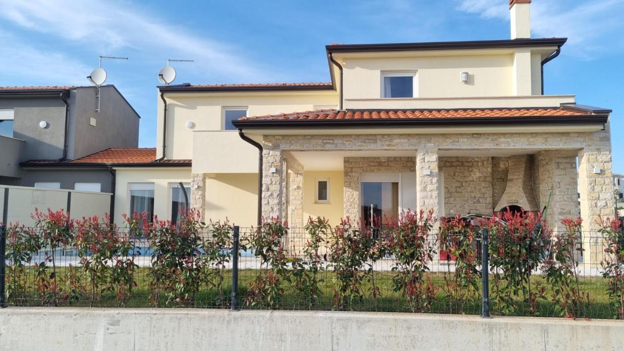 Villa Robert Kaštelir Εξωτερικό φωτογραφία