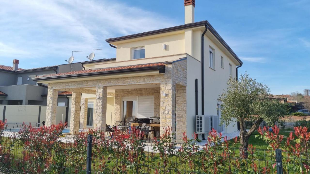 Villa Robert Kaštelir Εξωτερικό φωτογραφία